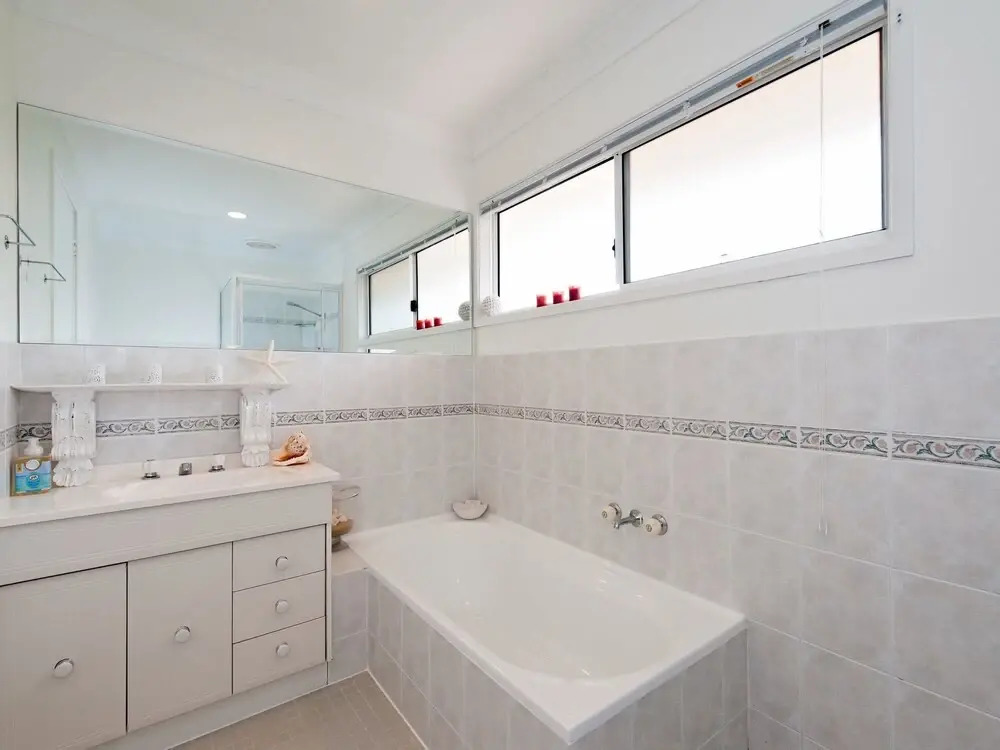Rocky Point Road, Fantasea, 3, 75