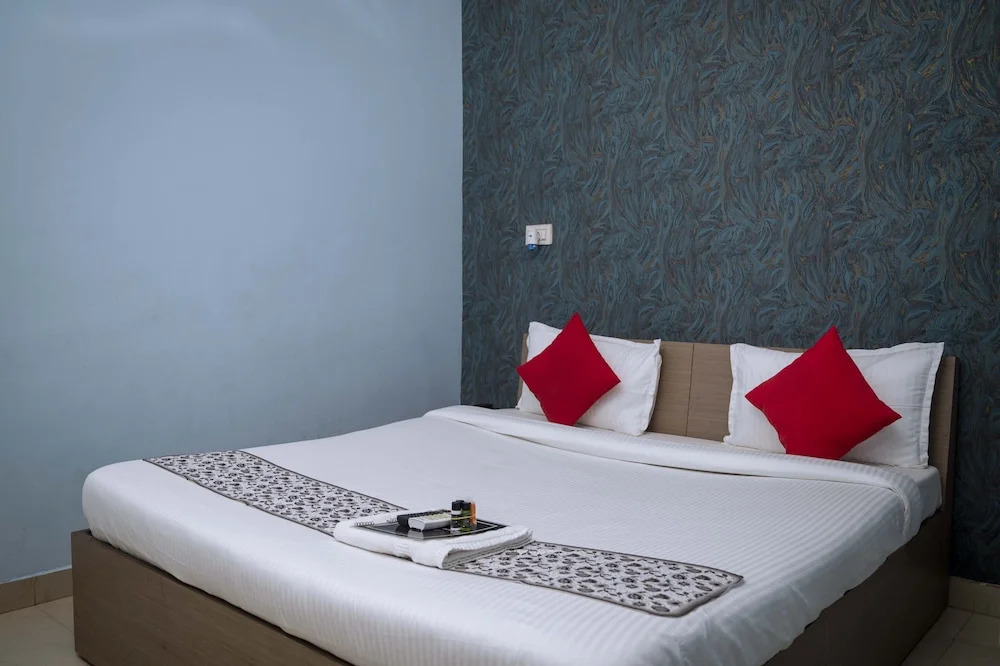 Town & Country Inn By OYO Rooms