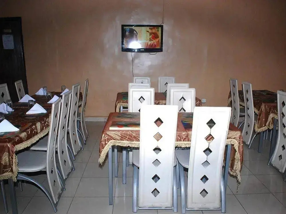 Emglo Suites