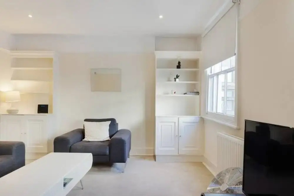 Spacious, Bright 3 Bed in South Kensington