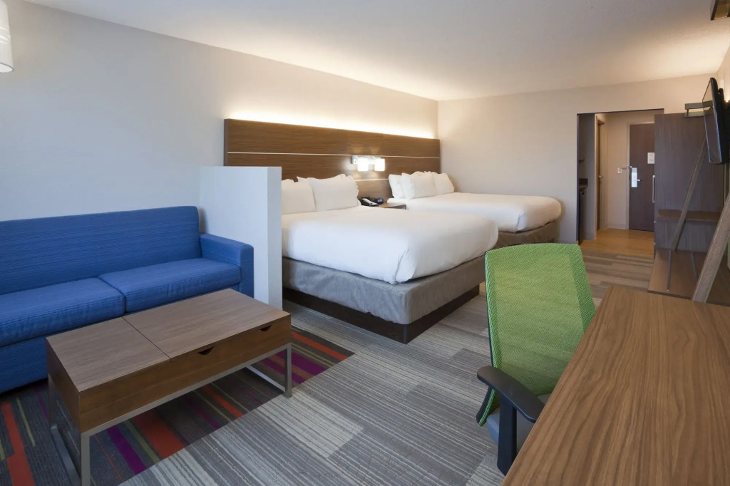 Holiday Inn Express & Suites Minneapolis - West End by IHG
