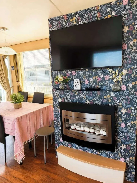 Caravan Meg Sleeps 6 With Free Parking