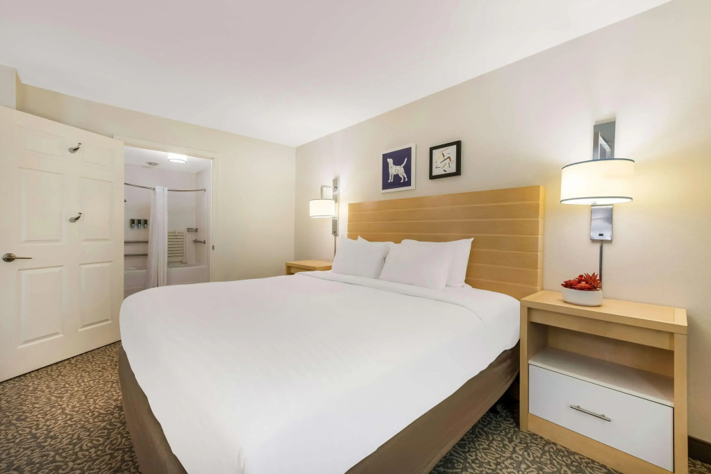 Sonesta ES Suites Charlotte Arrowood
