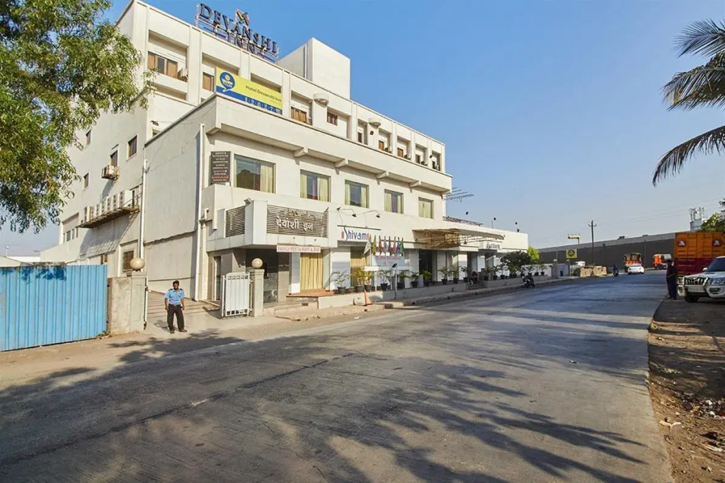 Devanshi Inn By Glitz Hotels