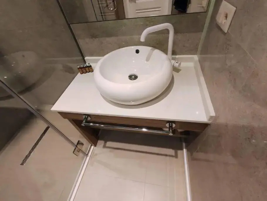 Leo Group BEST STUDIO 2307 Alliance Palace
