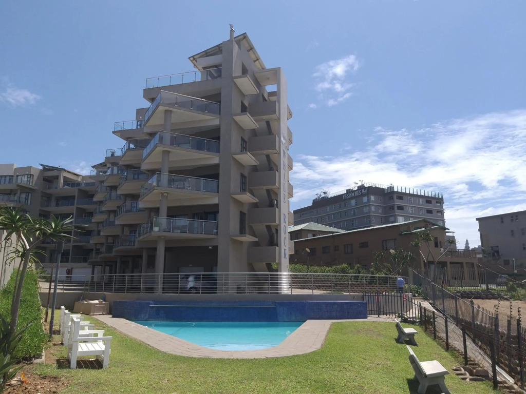 Whale Rock, Modern Beachfront Apartment