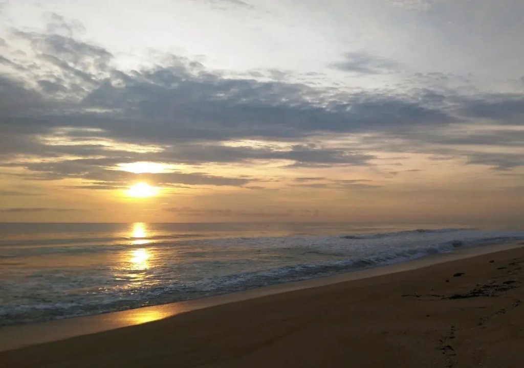 Anggun Beach Guest House Dungun