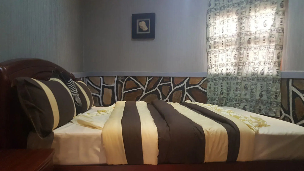 Phenicia Motel