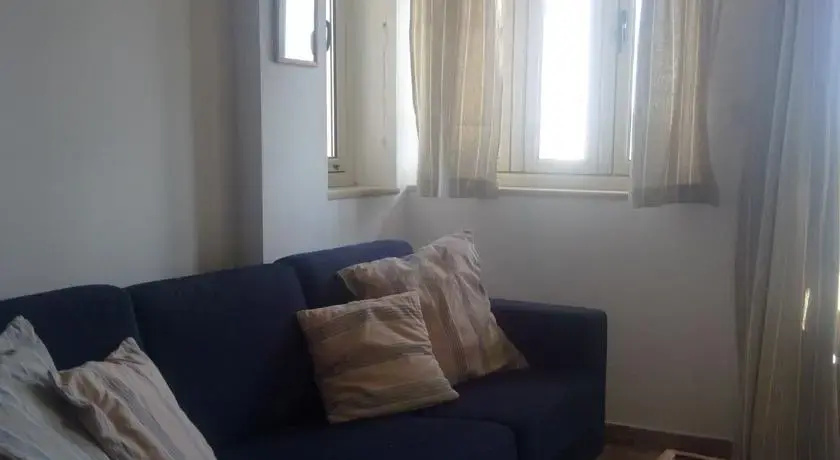 Chloe's House