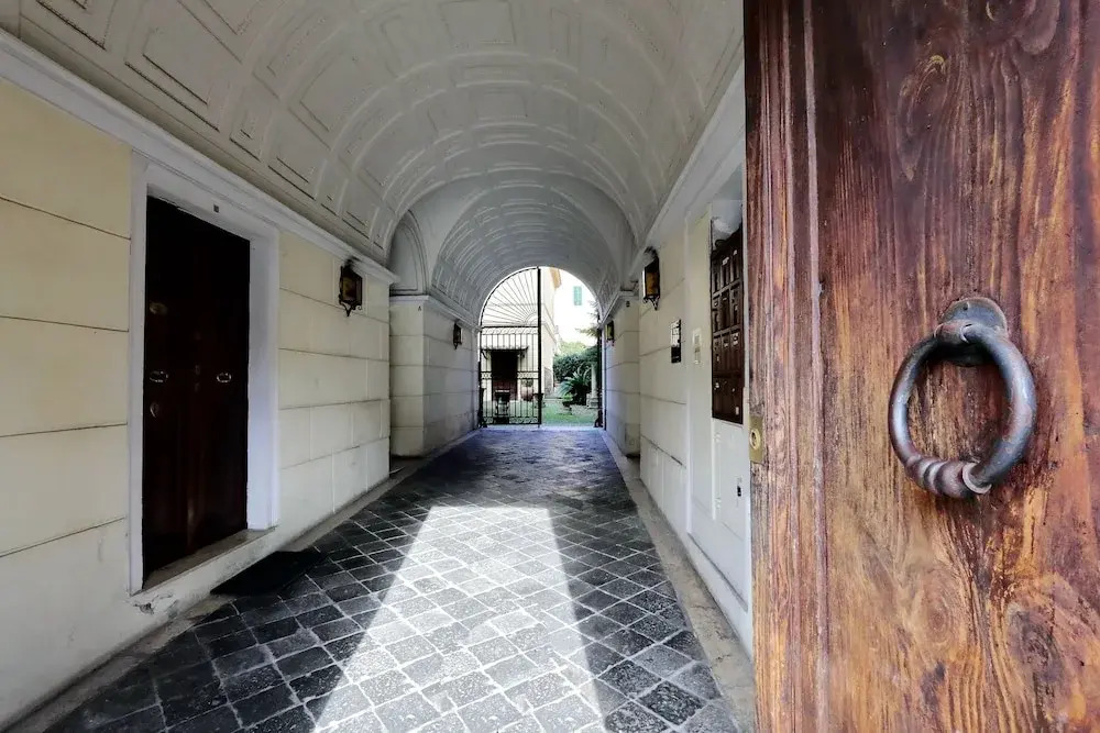 Luxor Domus Trastevere