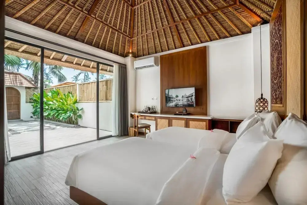 Вилла с 2 комнатами в Nirwana Beach & Resort
