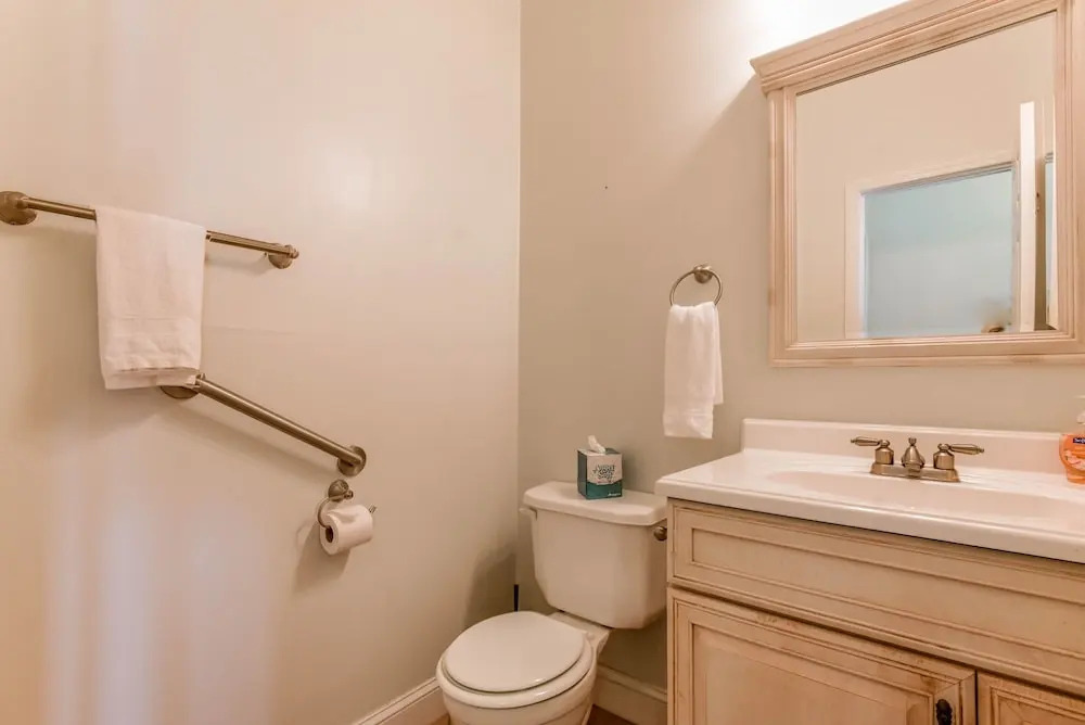 Overlooking The Marina At River Rocks Landing 1 Bedroom Condo