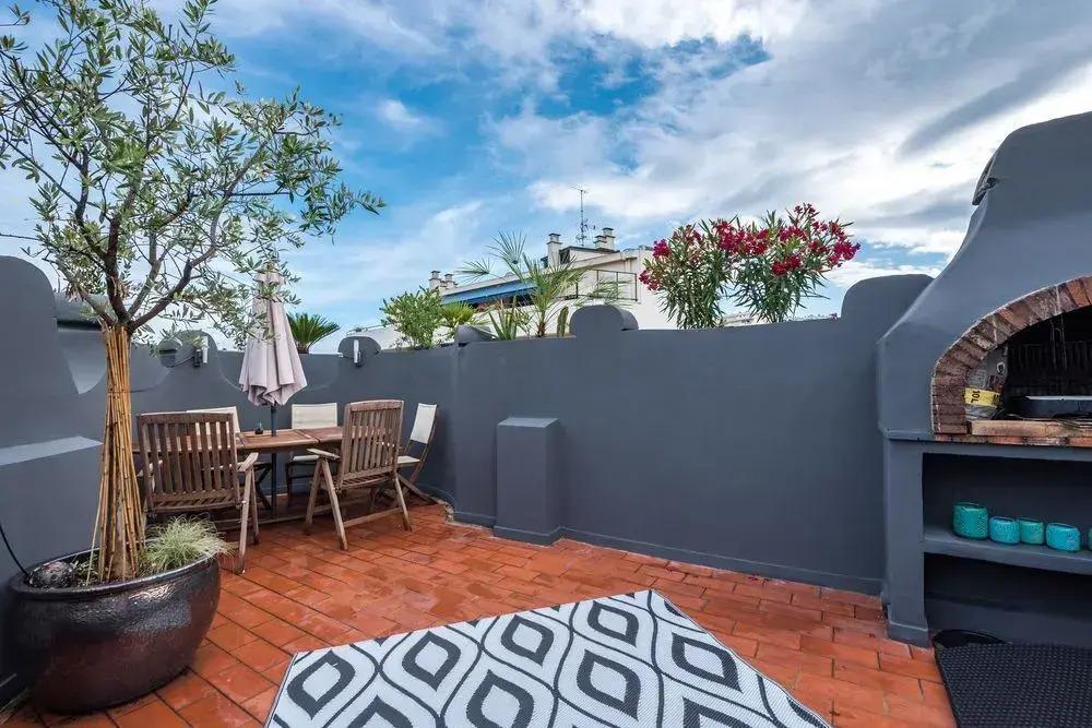 Apartment in Cannes for four & Business