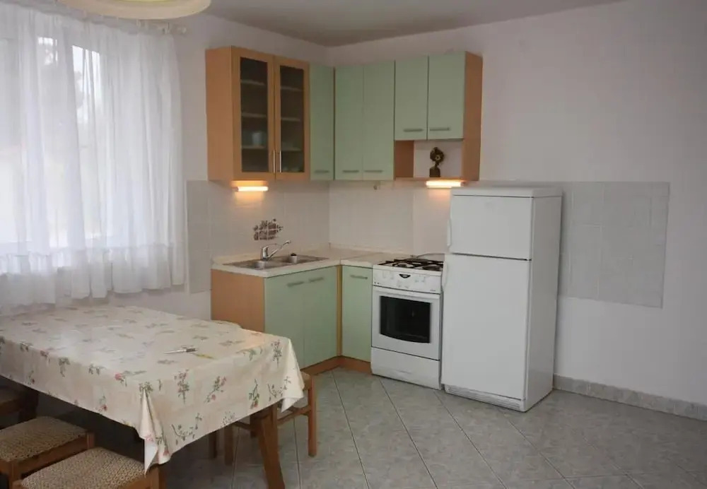 Vese - 100 m From Beach - A1