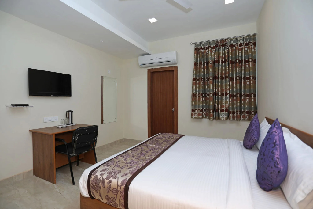 Hotel Bluebell by OYO Rooms