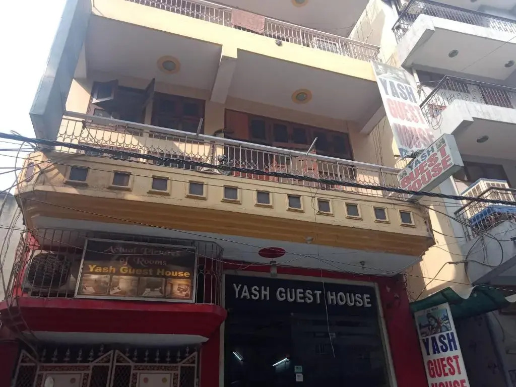 Royal Inn -01 Minute Walk in Nizamuddin Railway Station