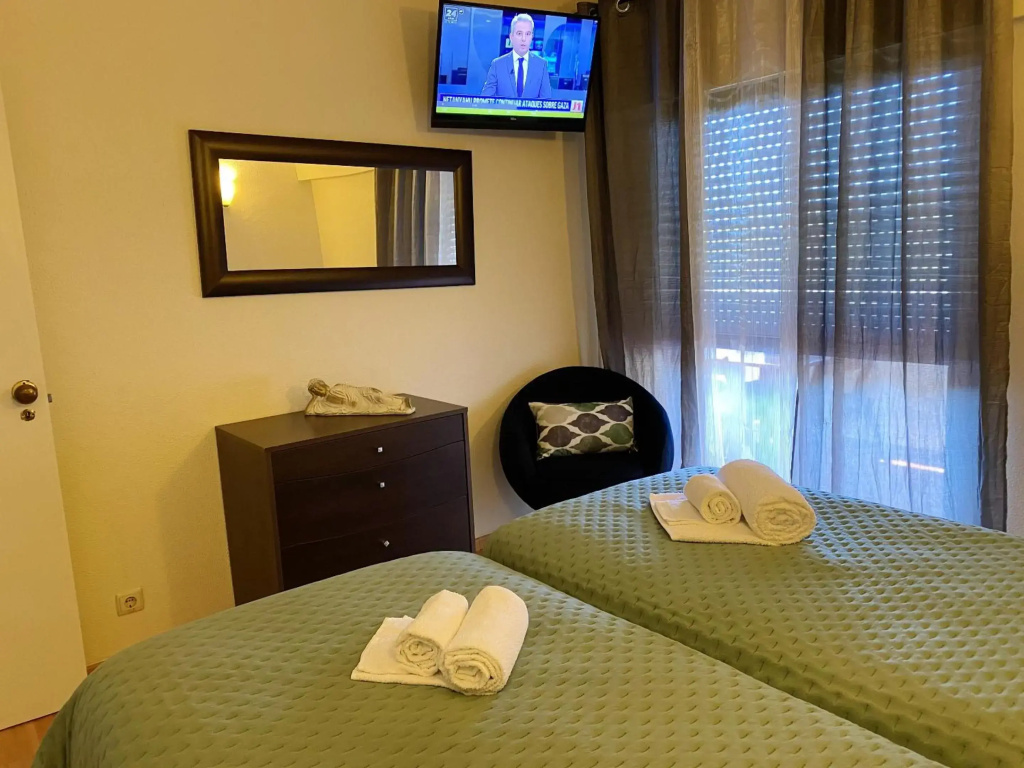 One bedroom appartement with city view shared pool and furnished garden at Vilamoura Quarteira 1 km away from the beach