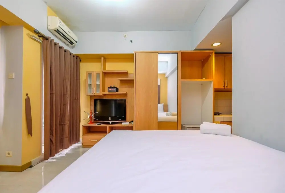 Comfy and Tidy Studio Apartment Margonda Residence 3 Near Campus Area