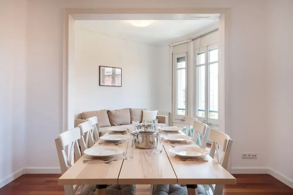 Stunning 4BR Apart in Sagrada Familia