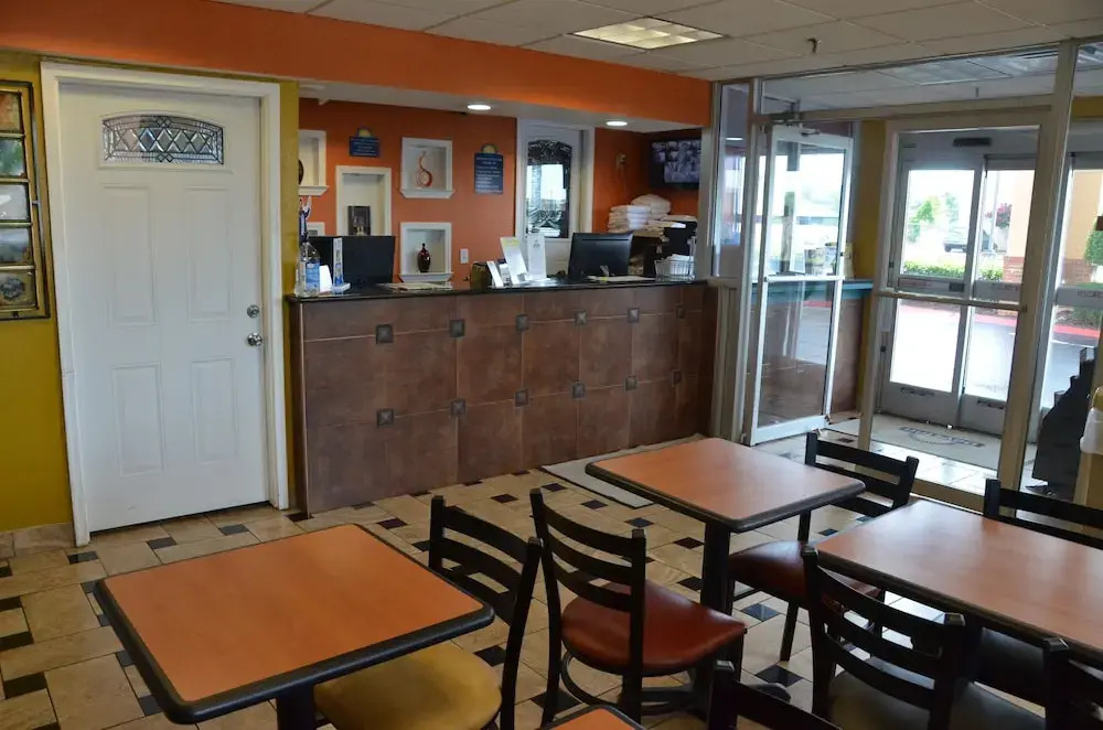 Days Inn Airport Nashville East