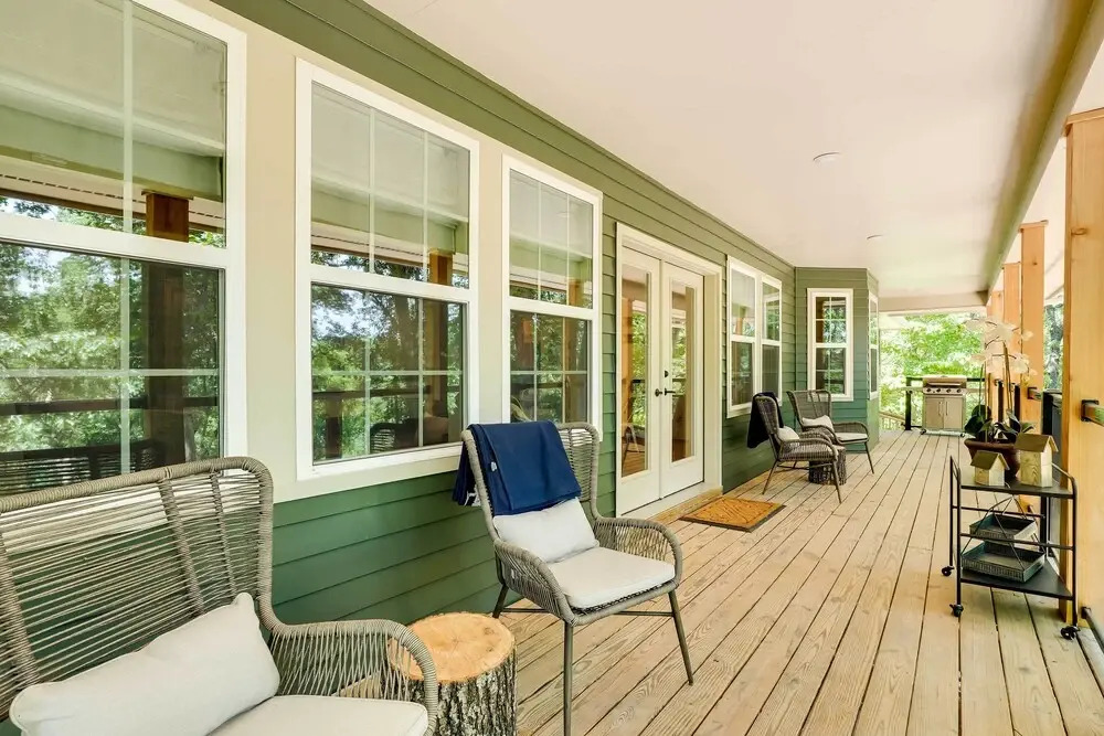 Spacious Home on Beaver Lake w/ Deck & Fire Pit!