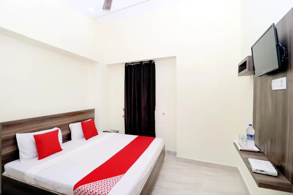 Arora classic guest house