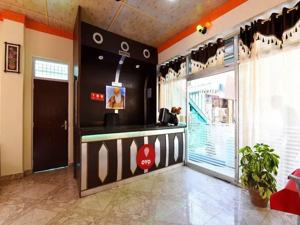 OYO 12826 Hotel Himgiri
