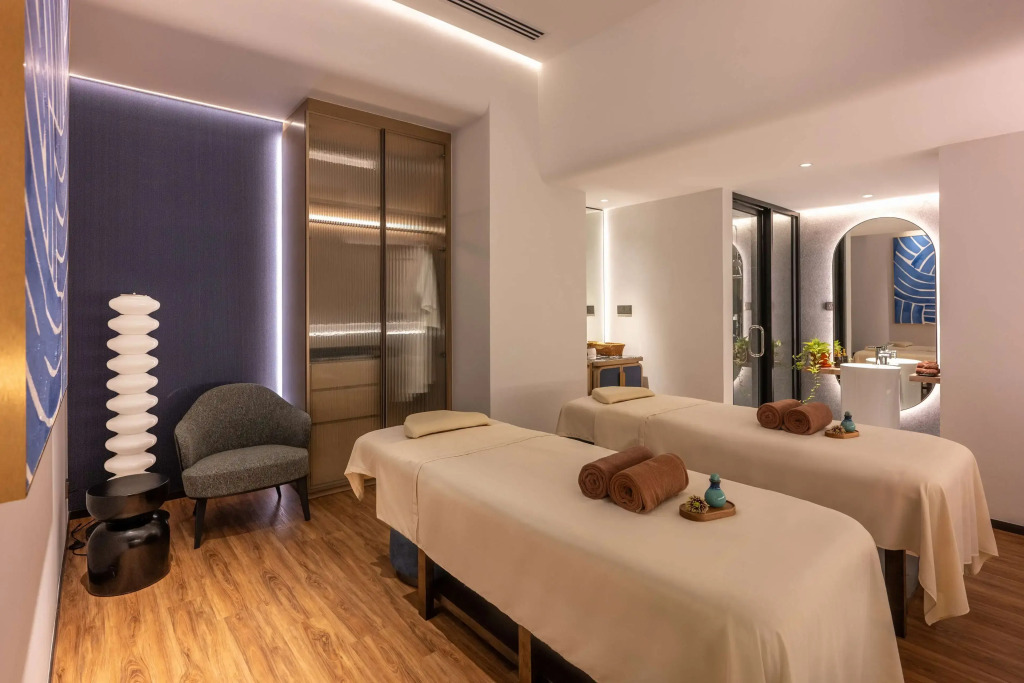 One World Hotel