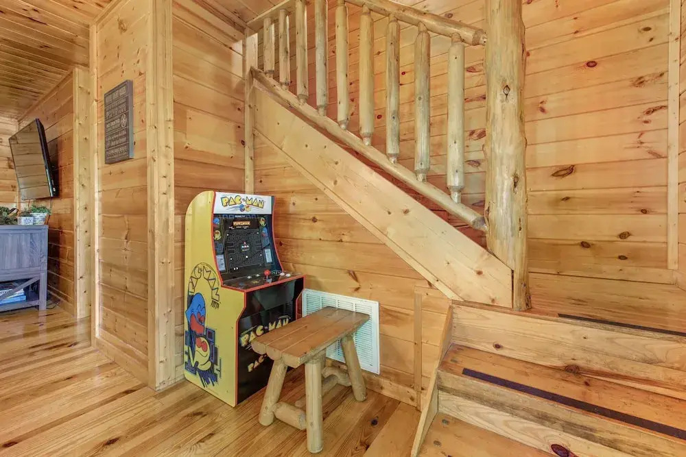 Hidden Haven Log Cabin w/ Private Hot Tub