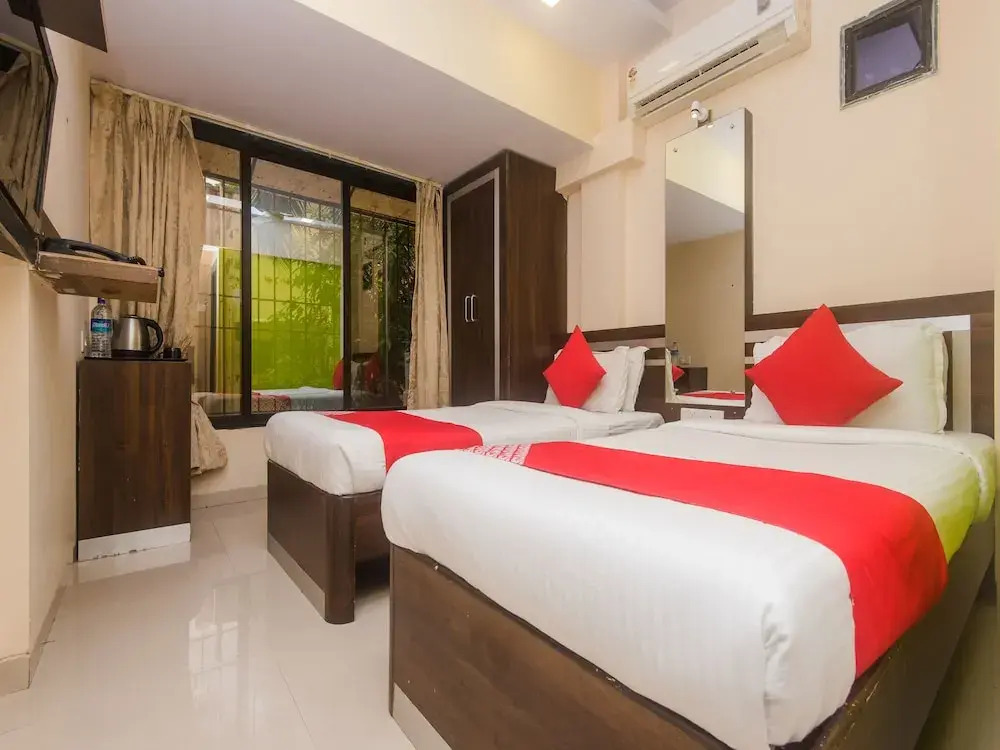 OYO 1453 Hotel Daisy Residency