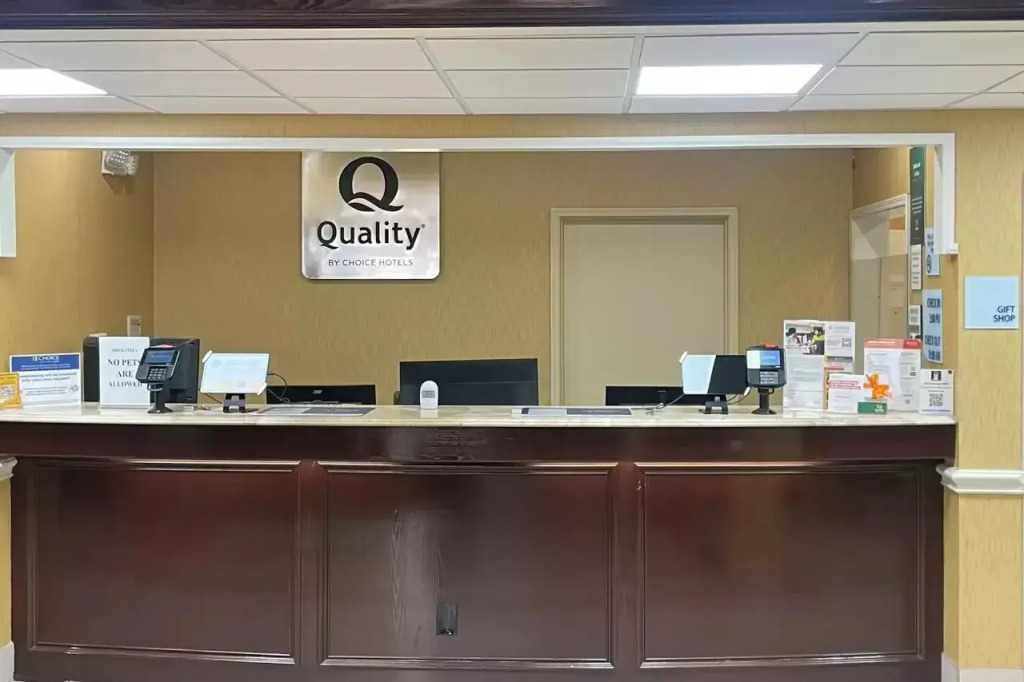 Quality Inn & Suites San Antonio Airport - Stone Oak