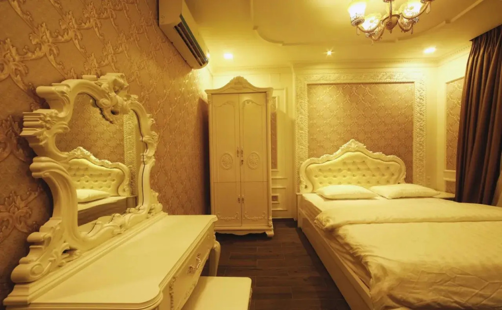 royal hotel bà điểm hồ chi minh