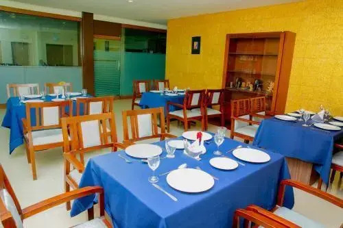 Hotel Lals Residency, Adoor