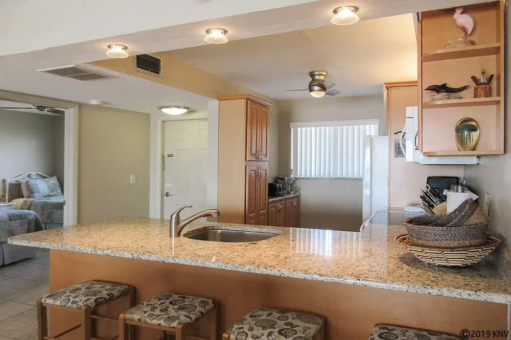 Carlos Pointe 523 - 2 Br Condo
