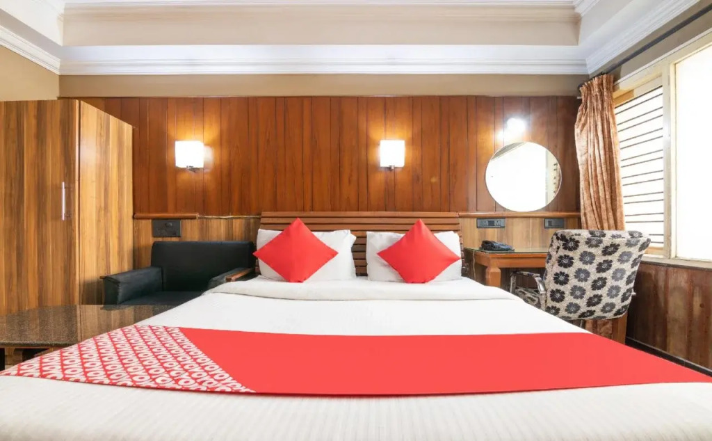 OYO 3778 Hotel Pulkeshi