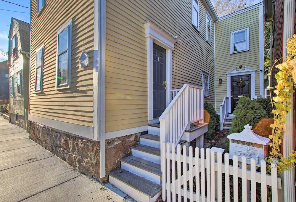 Inviting Salem Apartment Near Waterfront & Museums