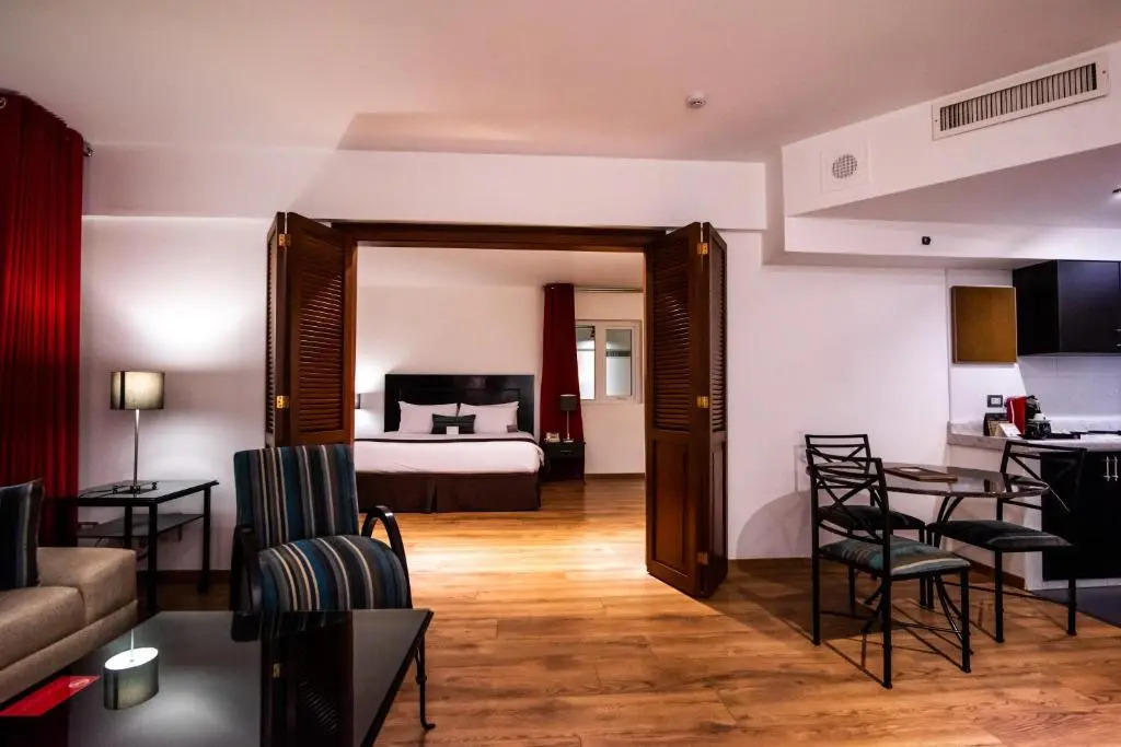 El Polo Hotel & Suites
