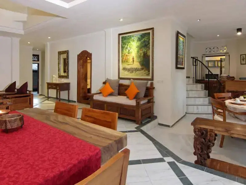 Amaryllis Kedewatan Villa
