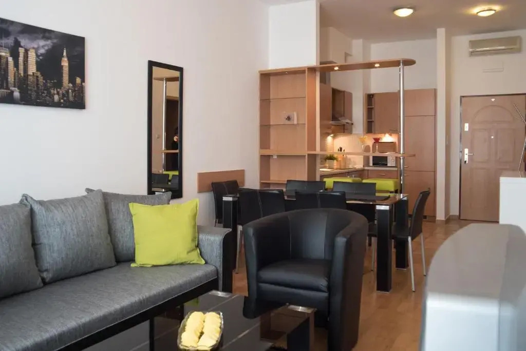 Apartment with Big Terrace