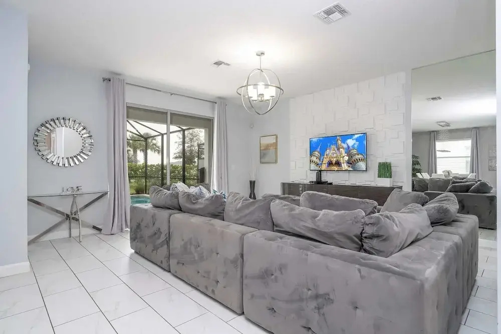 Home 6bed Themed Rooms Game Room Storey Lake
