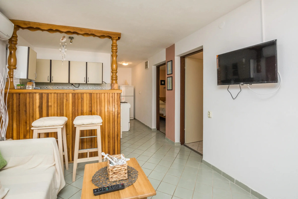 Apartment Jelena 50m From The Beach