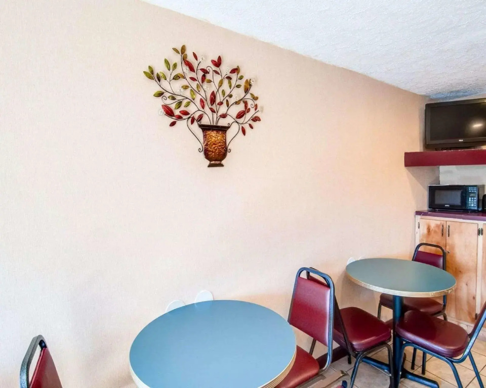 Rodeway Inn