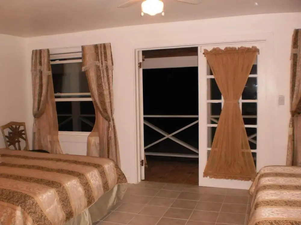 Salina Point Lodge