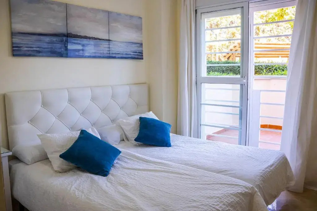 Beautiful & Spacious 3 Bed with Amazing Terrace