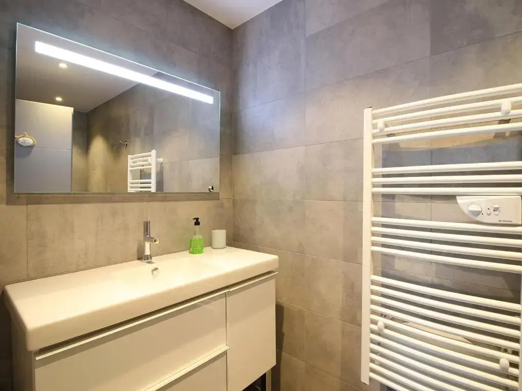 Appartement La Bourboule, 3 pièces, 4 personnes - FR-1-608-226