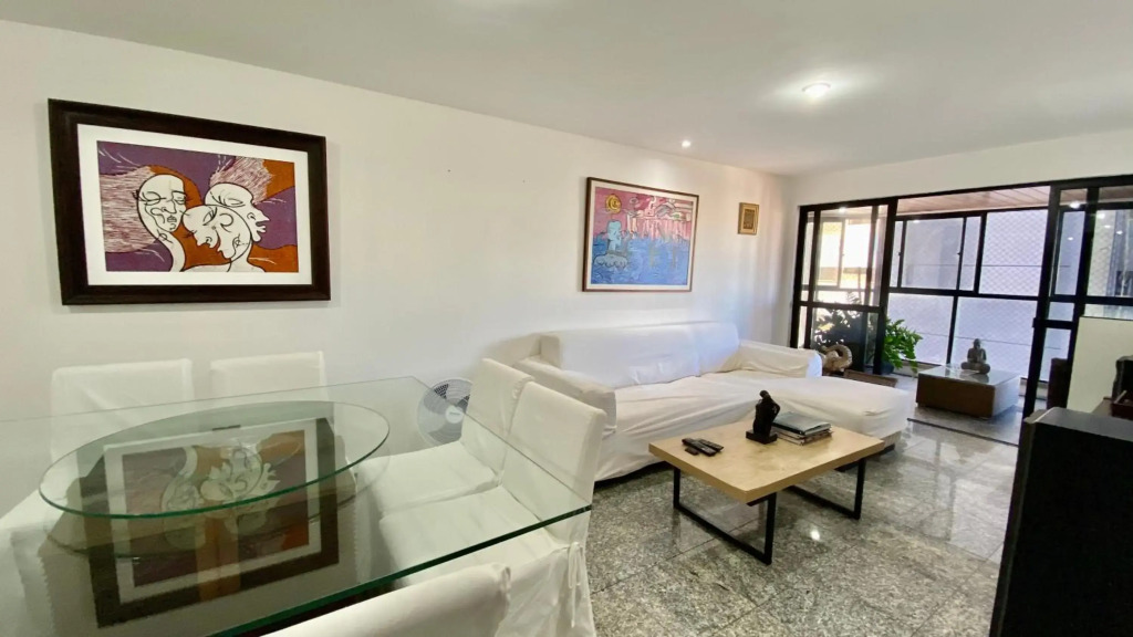 Apartamento vista mar, 2 Suítes, WC Social,2 vagas