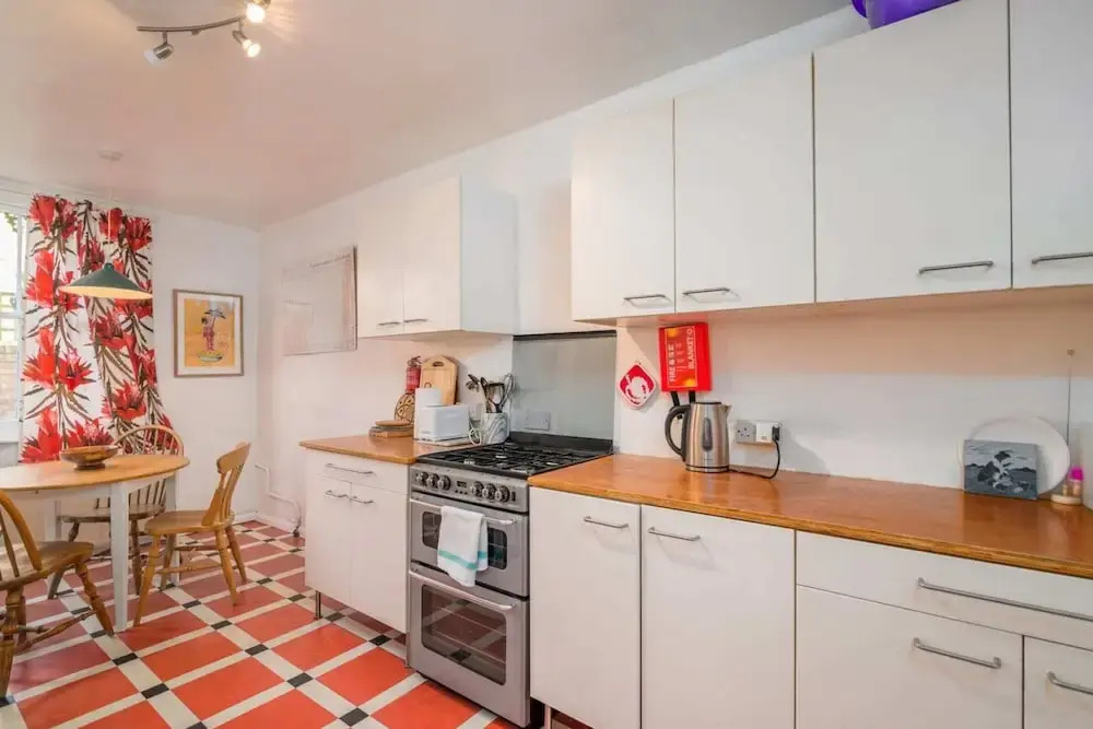 Homely and Spacious 4 Bed, up to 7 Guests, Dalston