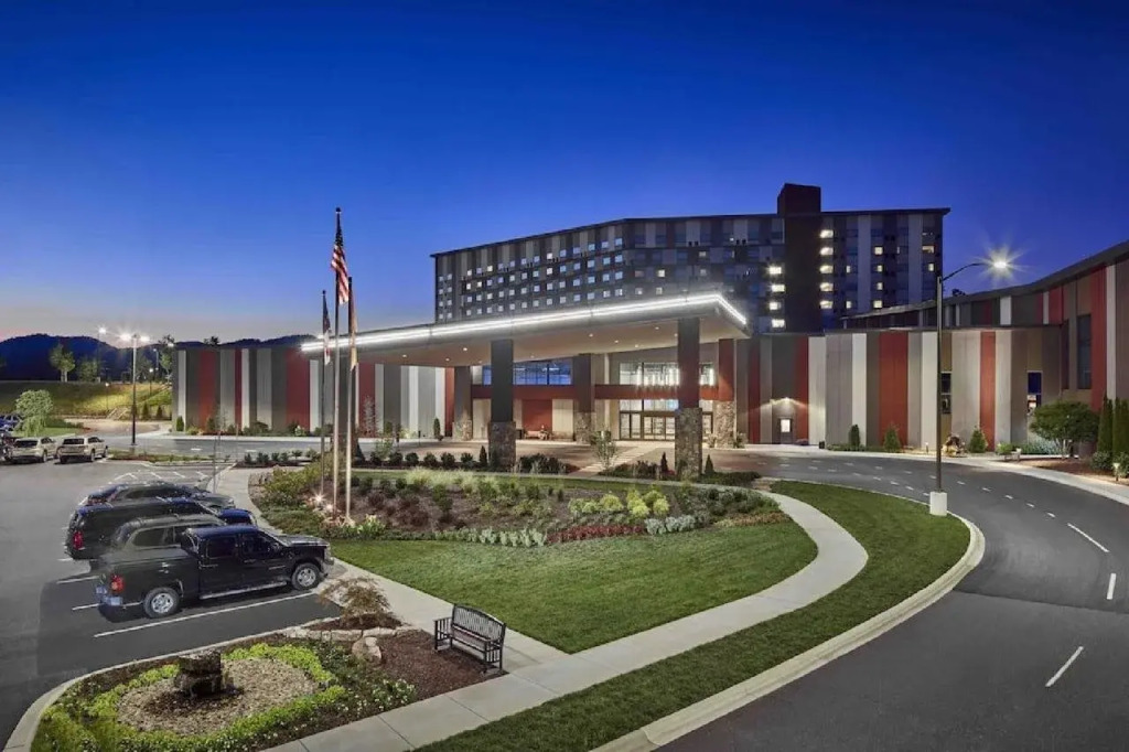Harrahs Cherokee Valley River Hotel & Casino - A Caesars Rewards Destination