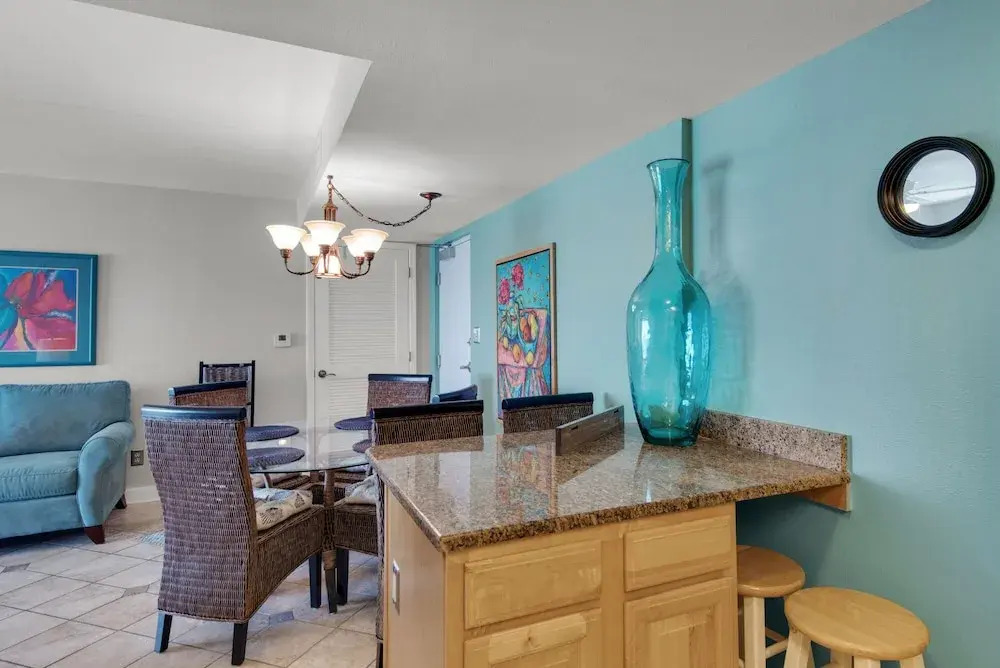 Regency Towers 702 West - Two Bedroom Condo