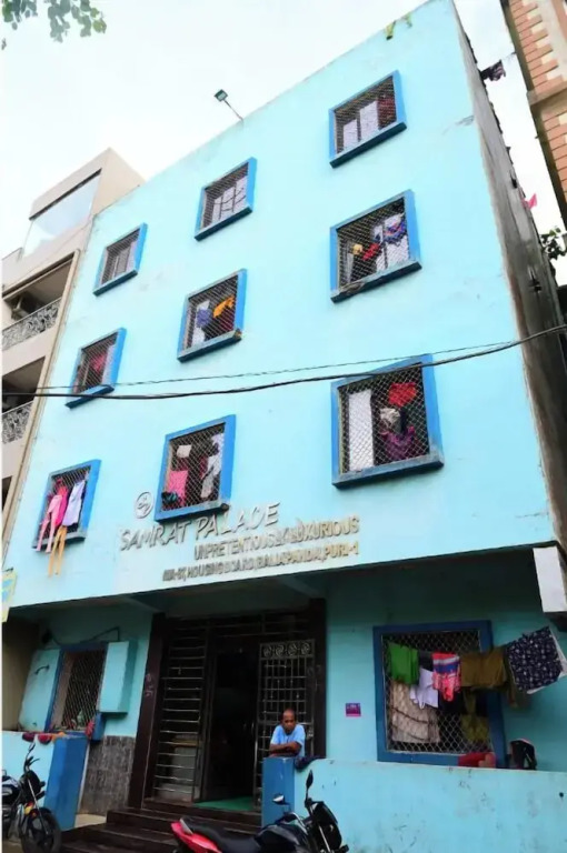 DhamStay Hotel Samrat Palace Near Beach